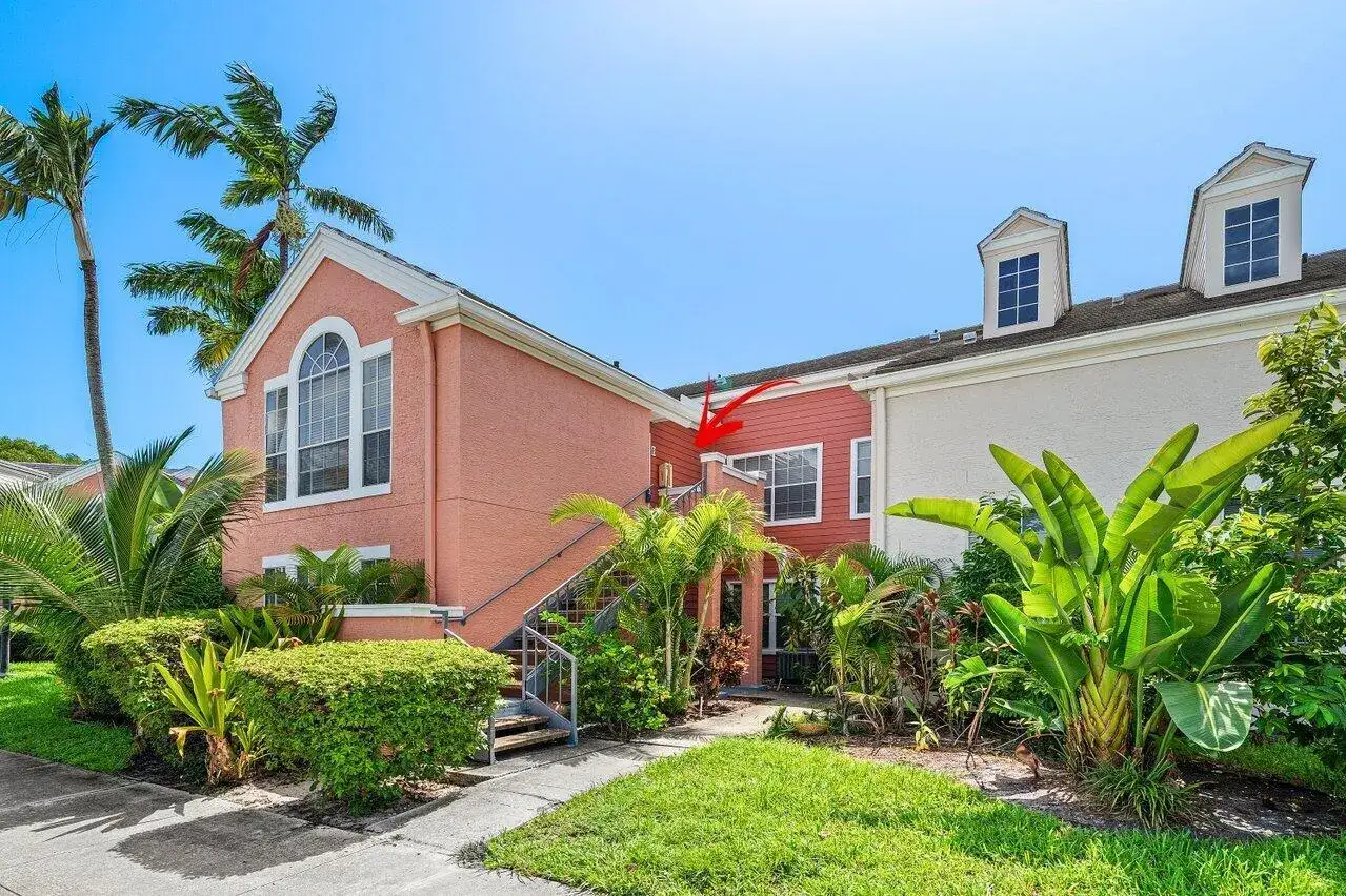 2 bedroom 2 bath Residential for sale at 1345 Crystal Way # B, Delray Beach FL 33444