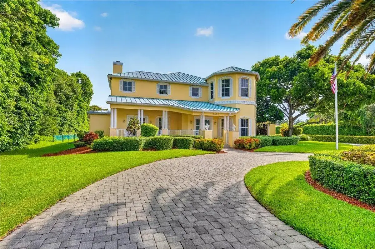 4 bedroom 5 bath Residential for sale at 11651 SW 3rd Street, Plantation FL 33325