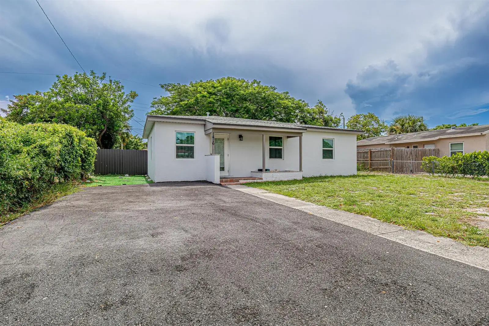3 bedroom 1 bath Residential for sale at 1416 S C Street, FL 33460