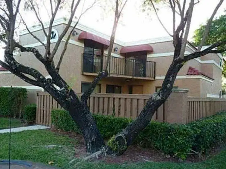 3 bedroom 3 bath Residential for sale at 8230 Severn Drive # A, Boca Raton FL 33433