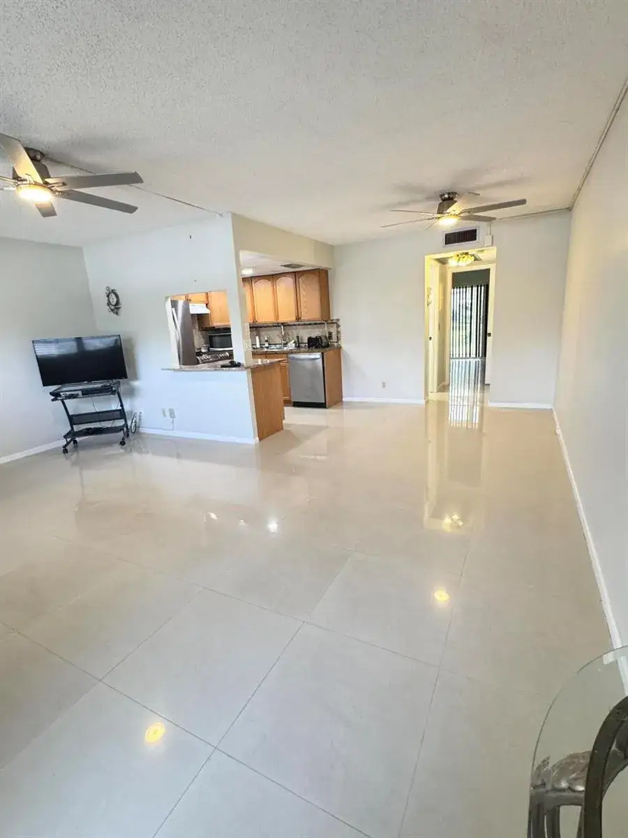 1 bedroom 1 bath Residential Lease for rent at 1036 Harwood D # 1036, Deerfield Beach FL 33442