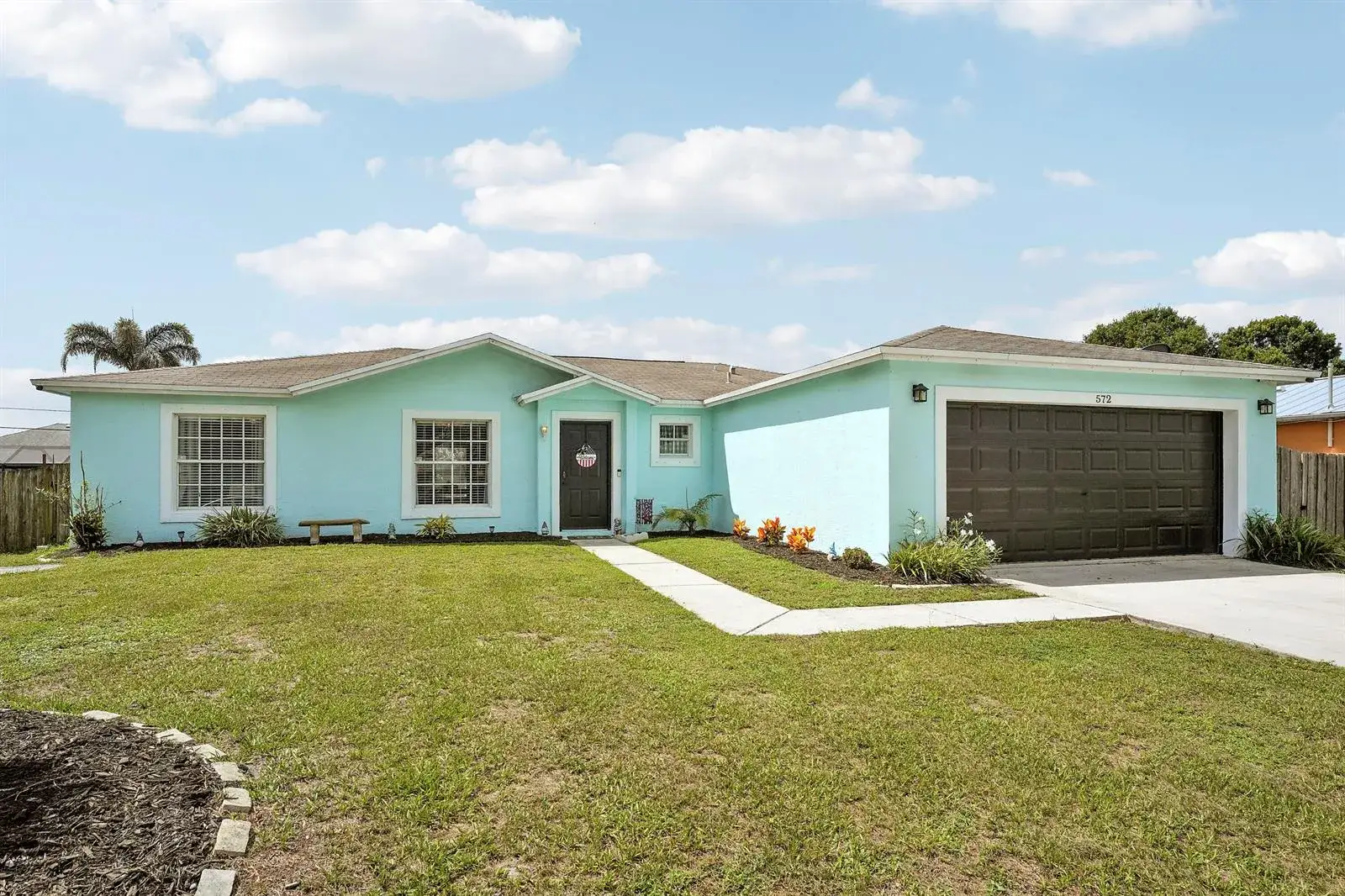 3 bedroom 2 bath Residential for sale at 572 SW Bacon Terrace, Port St. Lucie FL 34953