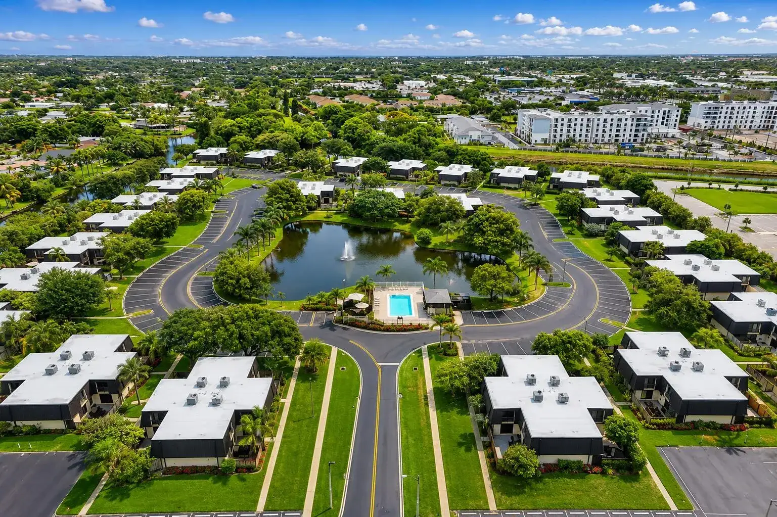 2 bedroom 2 bath Residential for sale at 2333 Waterside Drive, Lake Worth FL 33461