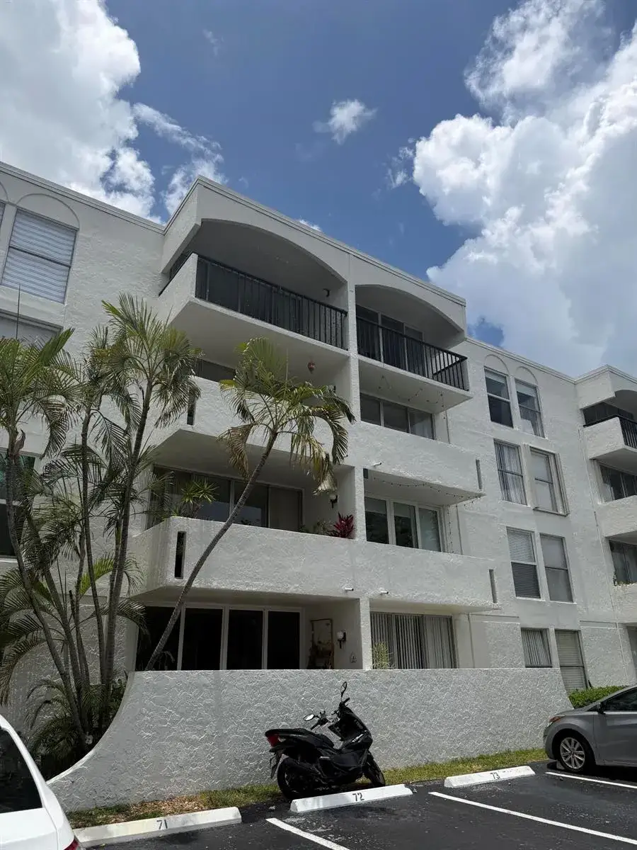 2 bedroom 1 bath Residential Lease for rent at 2160 SW 16th Avenue SW # 418, Miami FL 33145