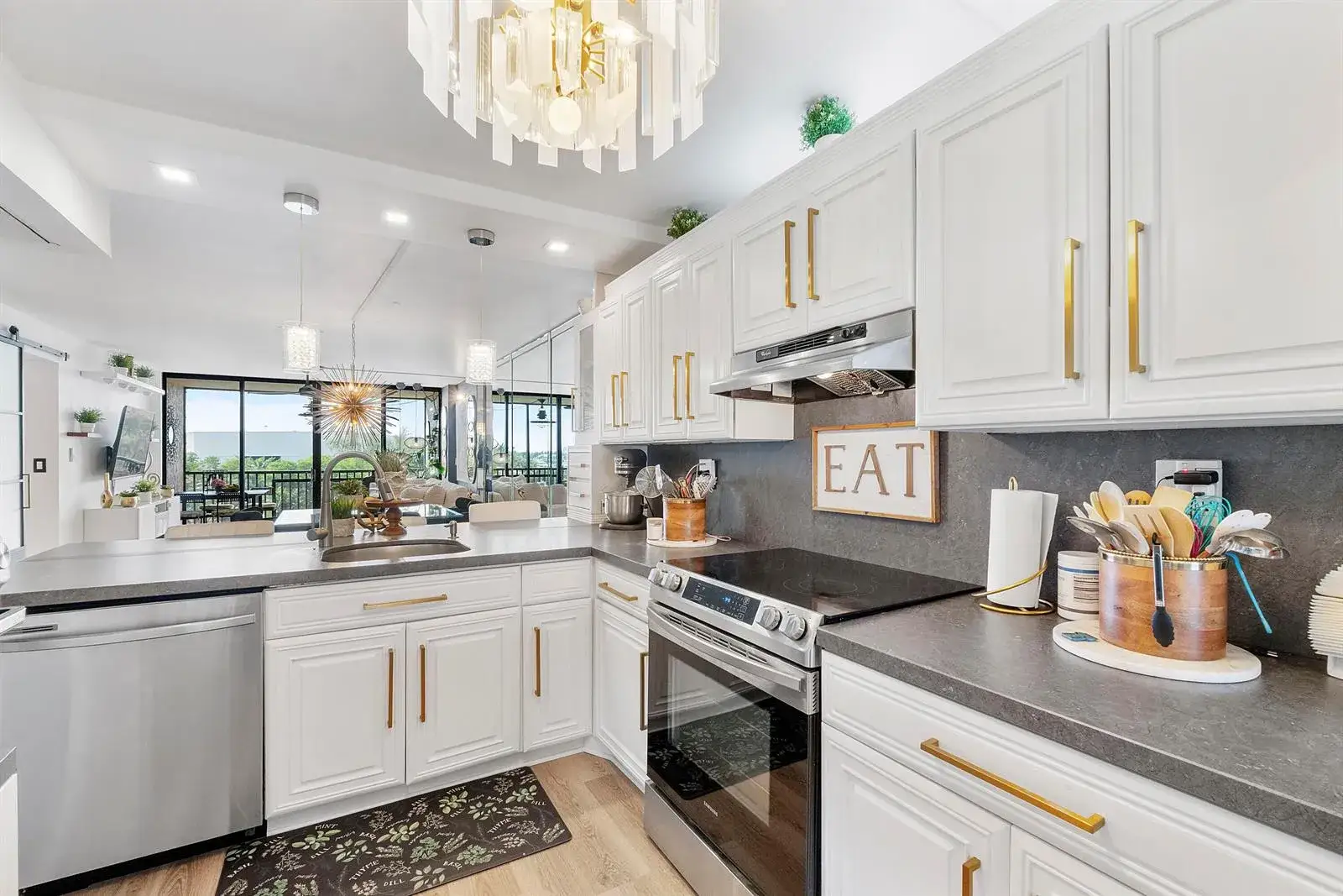 2 bedroom 2 bath Residential for sale at 13 Royal Palm Way # 5030, Boca Raton FL 33432