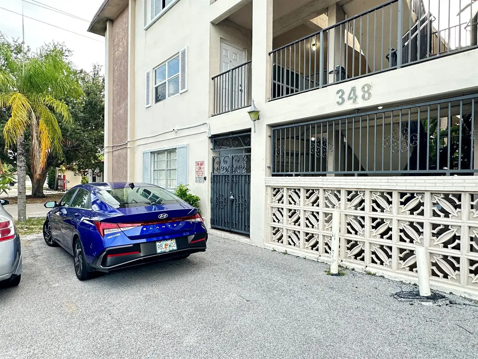 1 bedroom 1 bath Residential Lease for rent at 348 S Federal Highway # 10, Dania Beach FL 33004