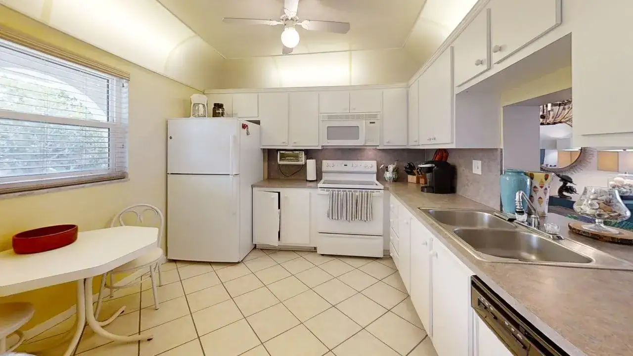 2 bedroom 2 bath Residential for sale at 250 NE 20th Street # 2320, Boca Raton FL 33431