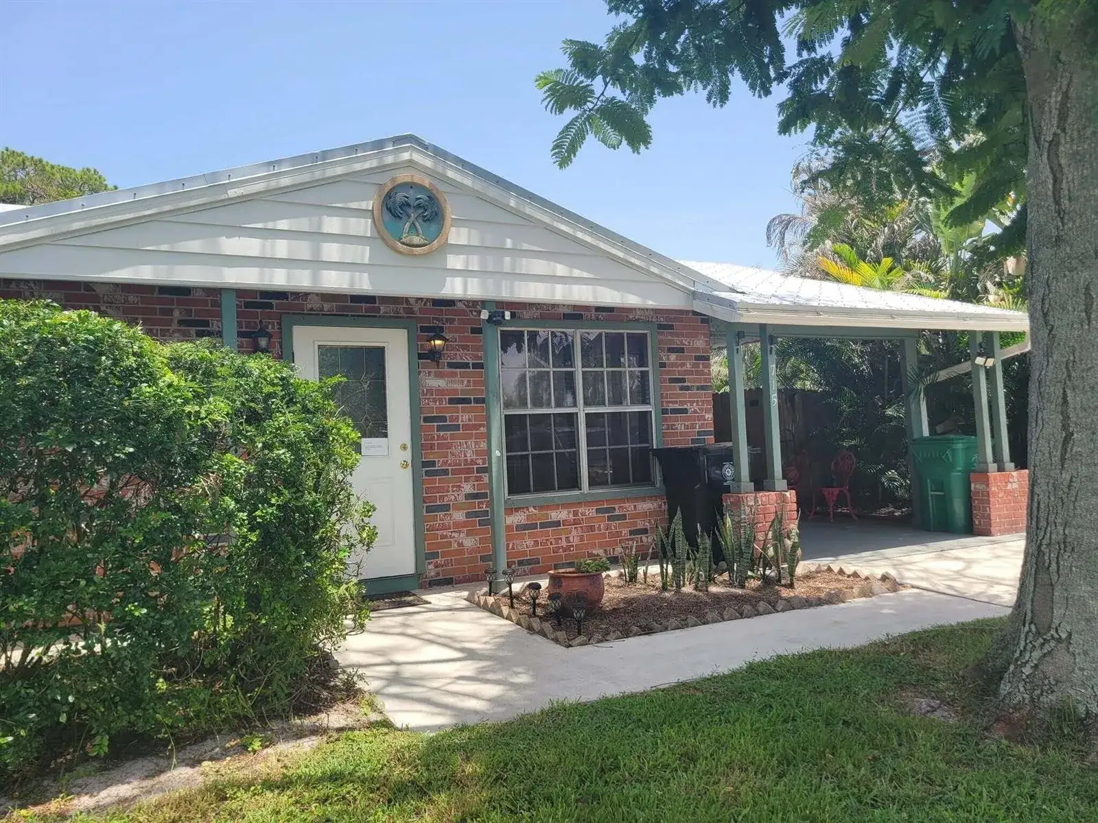 1 bedroom 2 bath Residential for sale at 715 SE Forgal Street, Port St. Lucie FL 34983