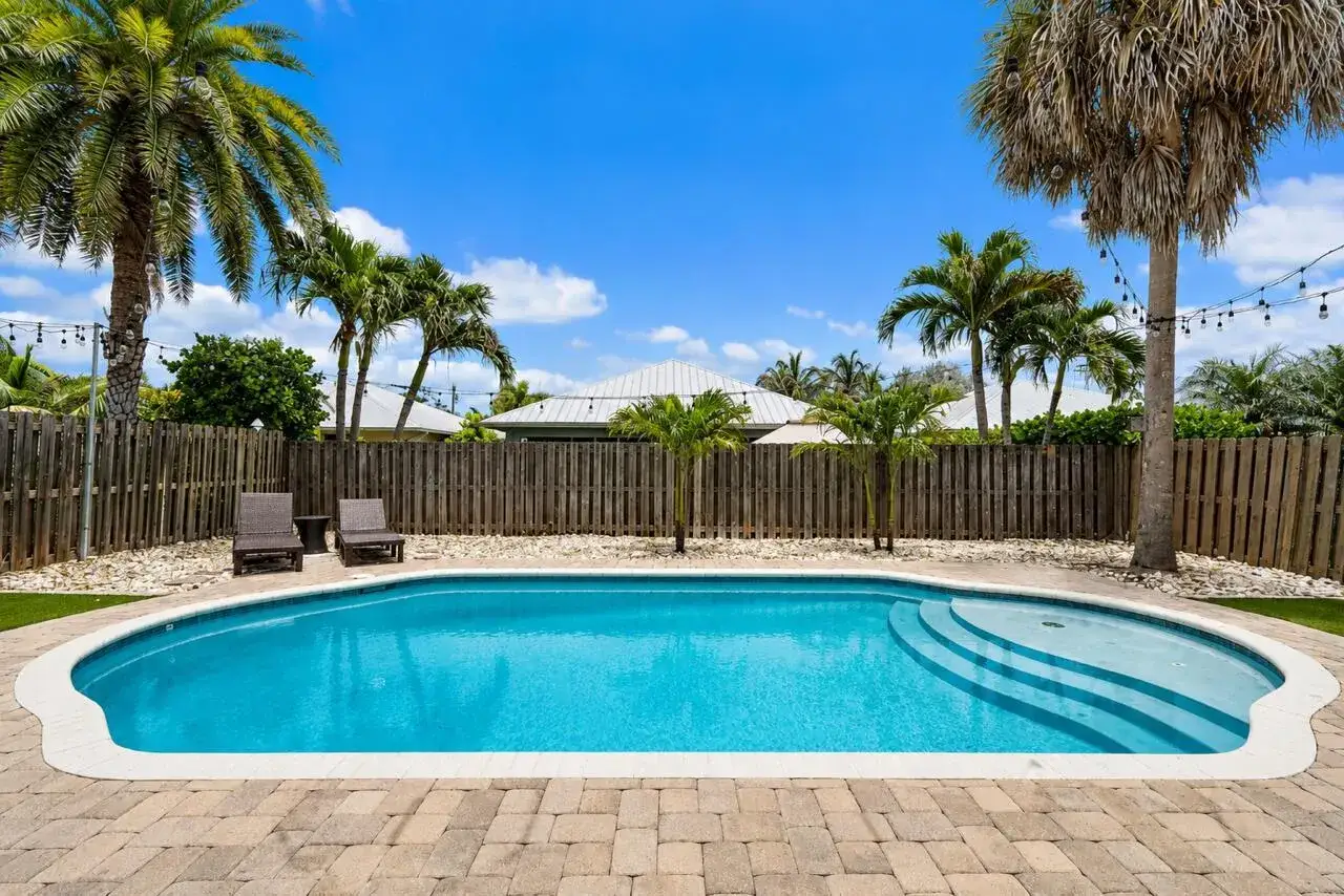 3 bedroom 2 bath Residential for sale at 17620 Cinquez Park Road W, Jupiter FL 33458
