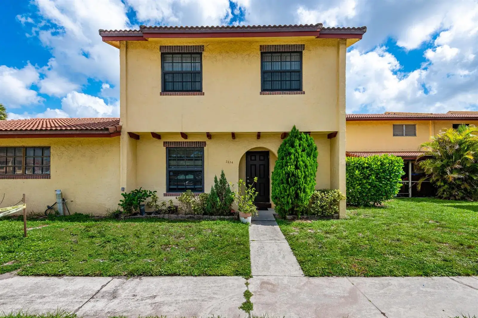 3 bedroom 2 bath Residential for sale at 2634 NW 47th Lane # 2634, FL 33313