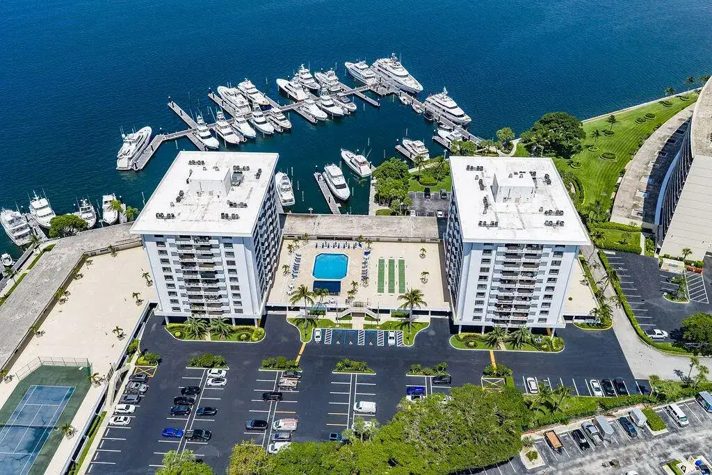 2 bedroom 2 bath Residential for sale at 1208 Marine Way # G13, North Palm Beach FL 33408