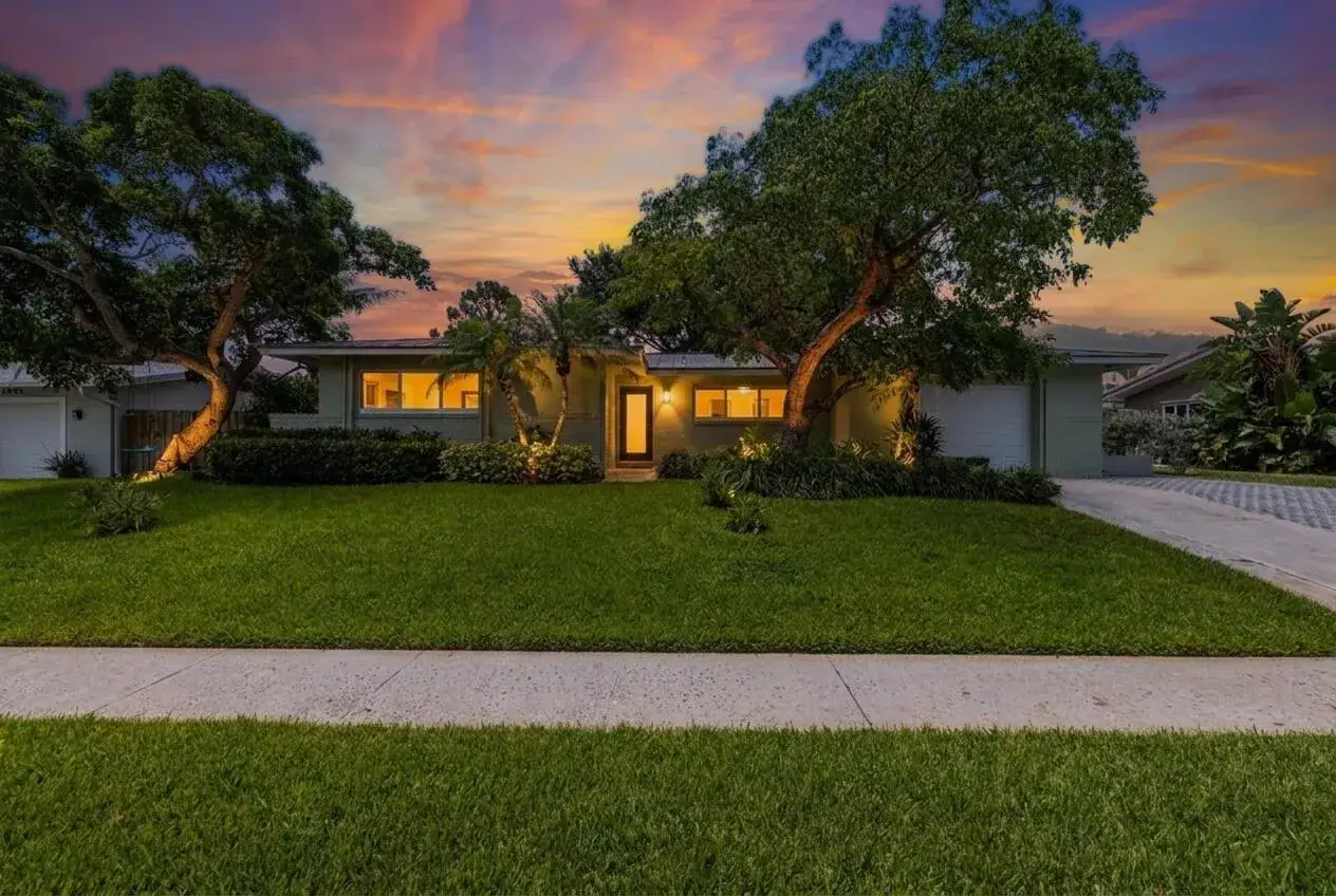 3 bedroom 2 bath Residential for sale at 1002 SW 1st Street, Boca Raton FL 33486