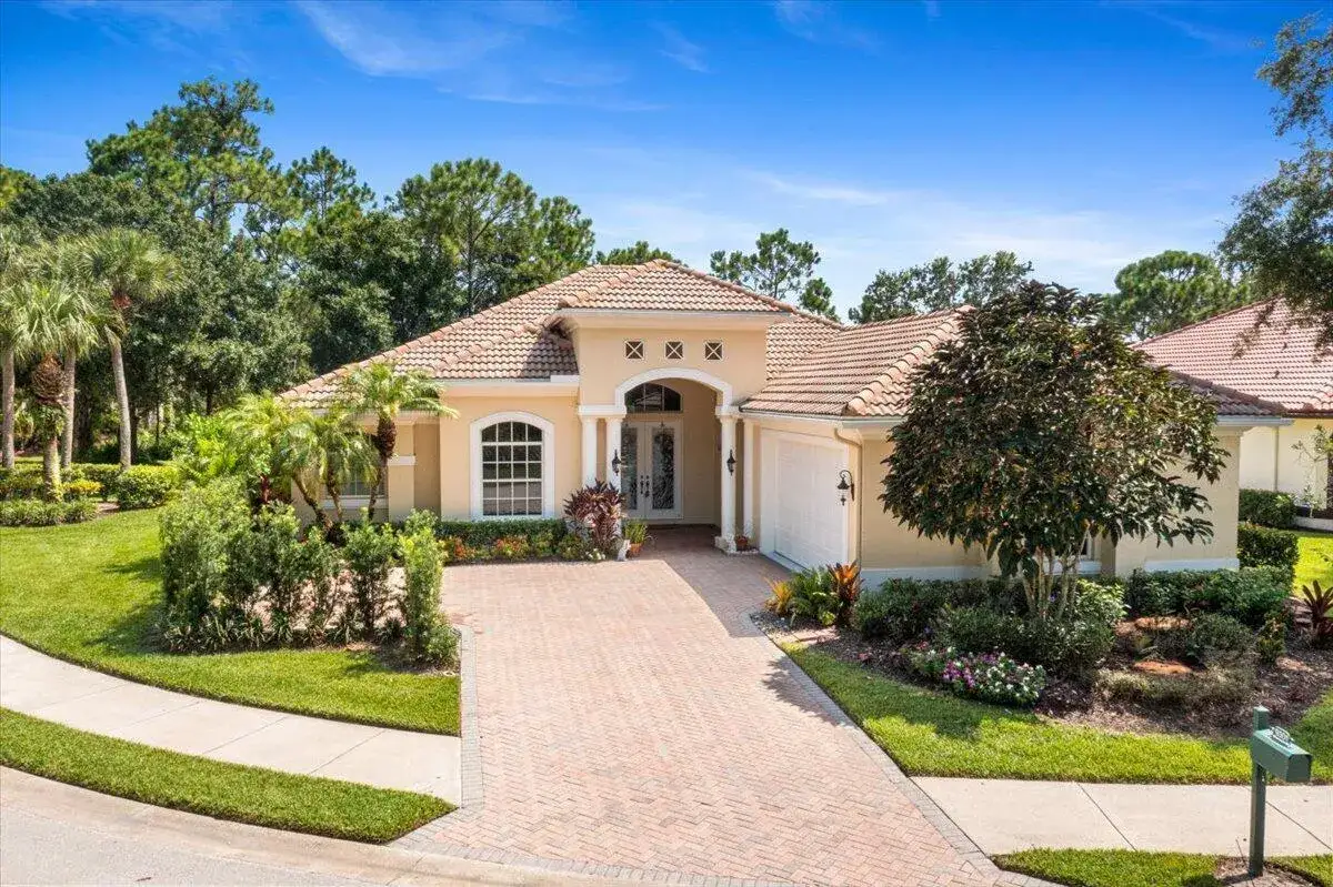 3 bedroom 2 bath Residential for sale at 9301 Briarcliff Trace, Port St. Lucie FL 34986