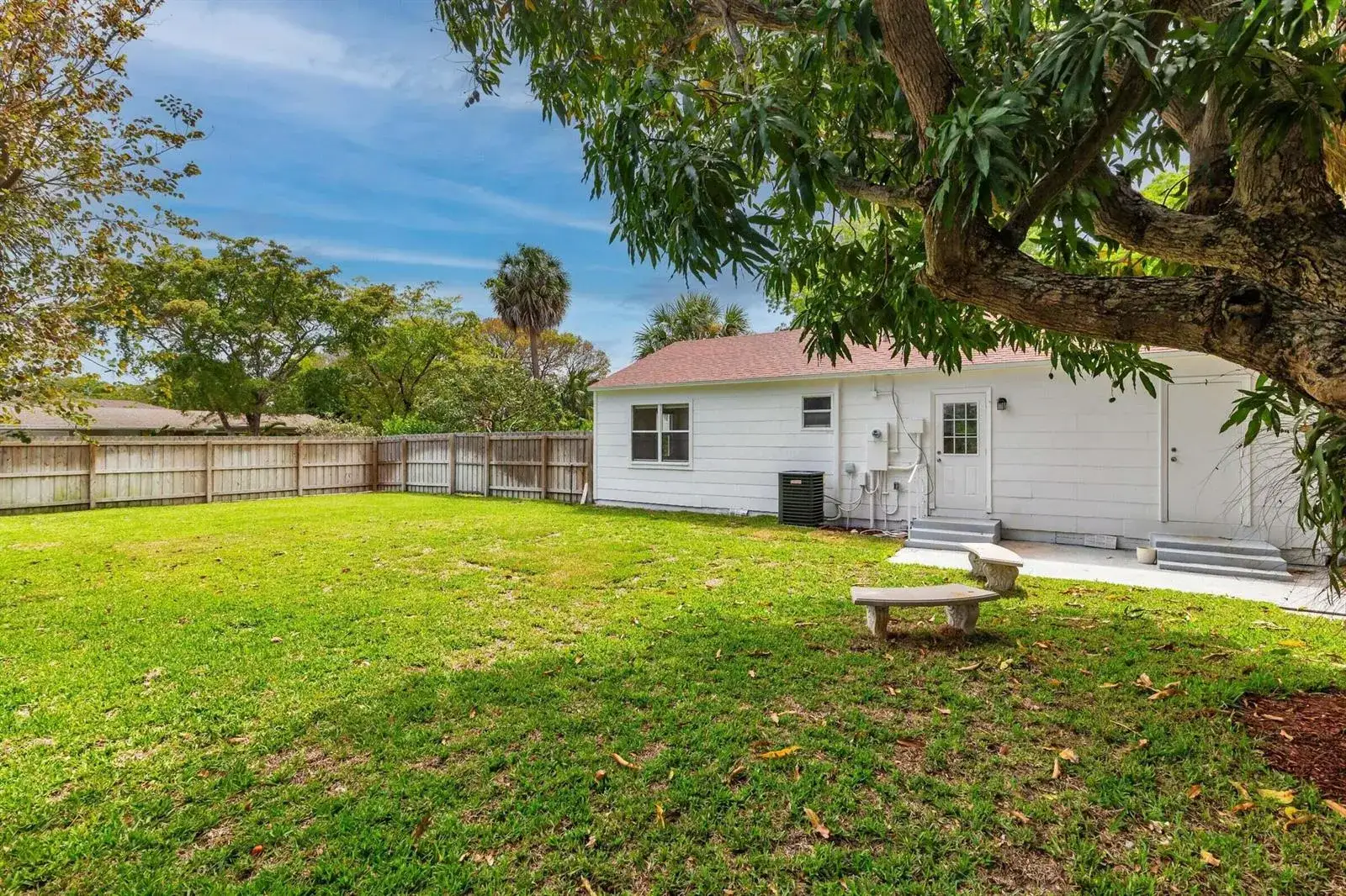 2 bedroom 1 bath Residential Lease for rent at 6312 GARDEN Avenue, West Palm Beach FL 33405