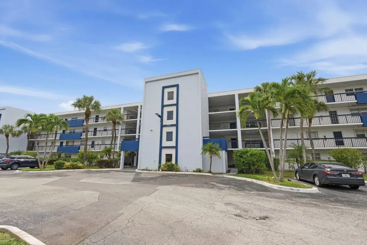 2 bedroom 2 bath Residential for sale at 6000 NW 2nd Avenue # 437, Boca Raton FL 33487