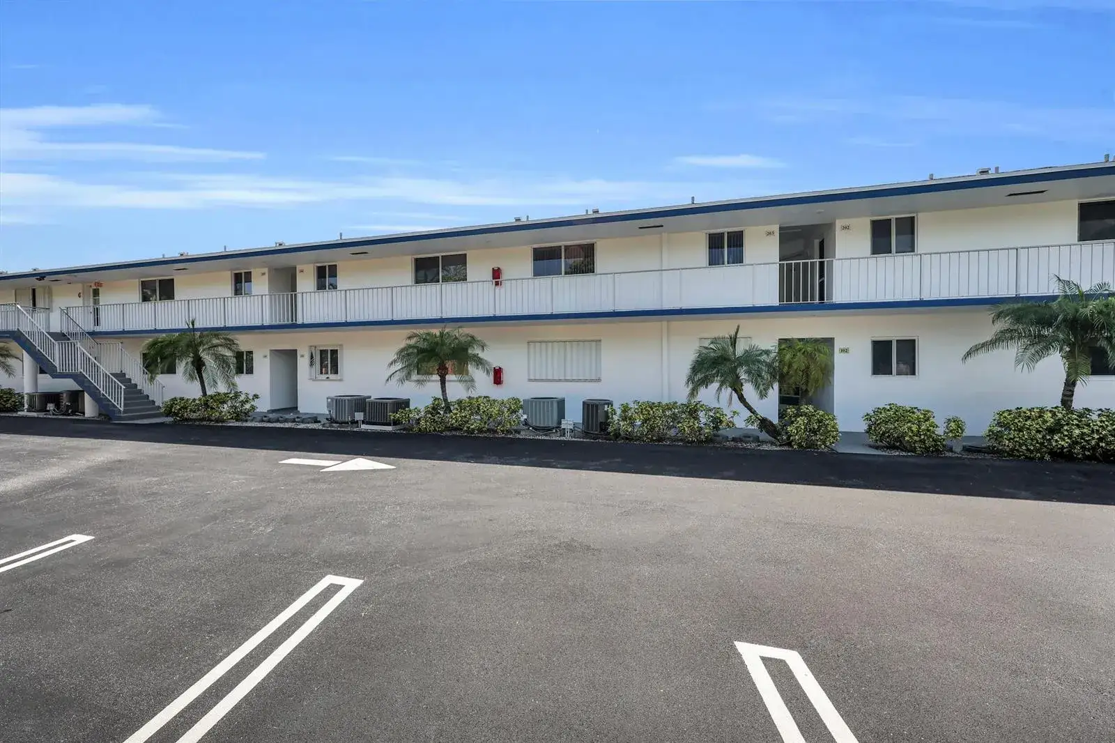 2 bedroom 2 bath Residential for sale at 4 Garden Street # 204n, Tequesta FL 33469