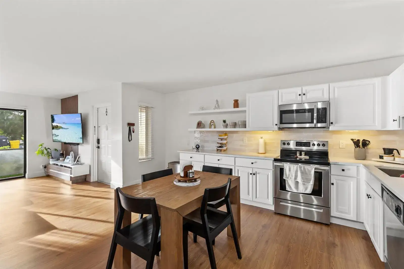 2 bedroom 2 bath Residential for sale at 722 Sunny Pine Way # D1, FL 33415