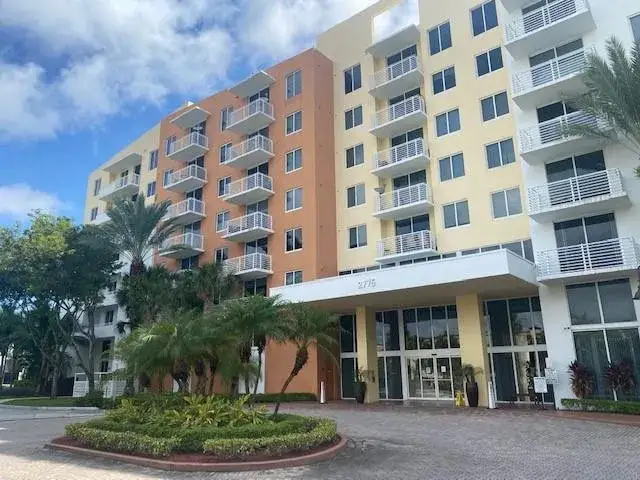 2 bedroom 2 bath Residential Lease for rent at 2775 NE 187TH Street # 523, Aventura FL 33180