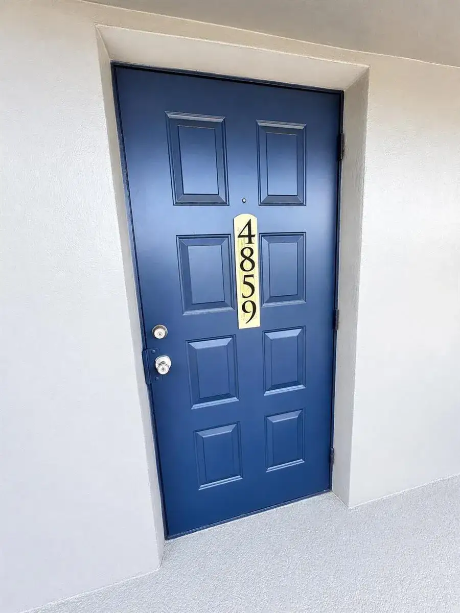 1 bedroom 1 bath Residential for sale at 4859 NW 9th Drive # 4859, Plantation FL 33317