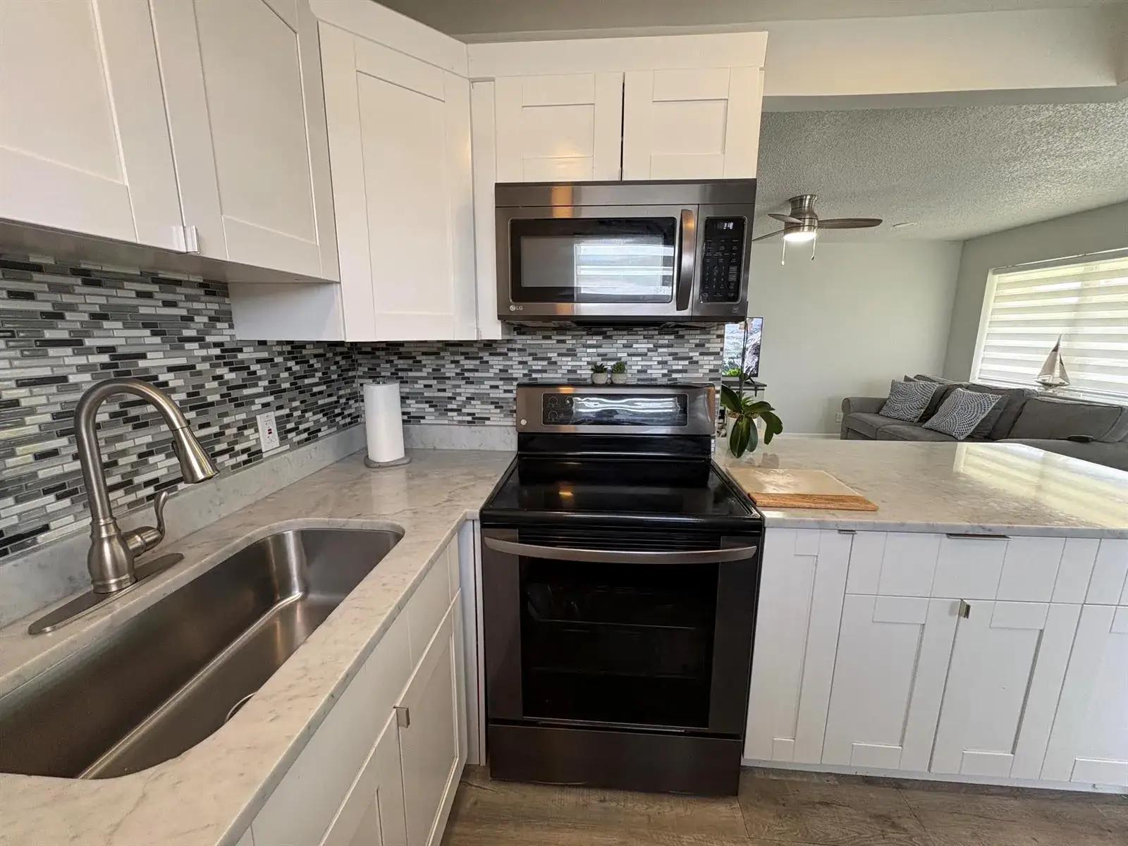 2 bedroom 1 bath Residential for sale at 277 CHATHAM N, West Palm Beach FL 33417