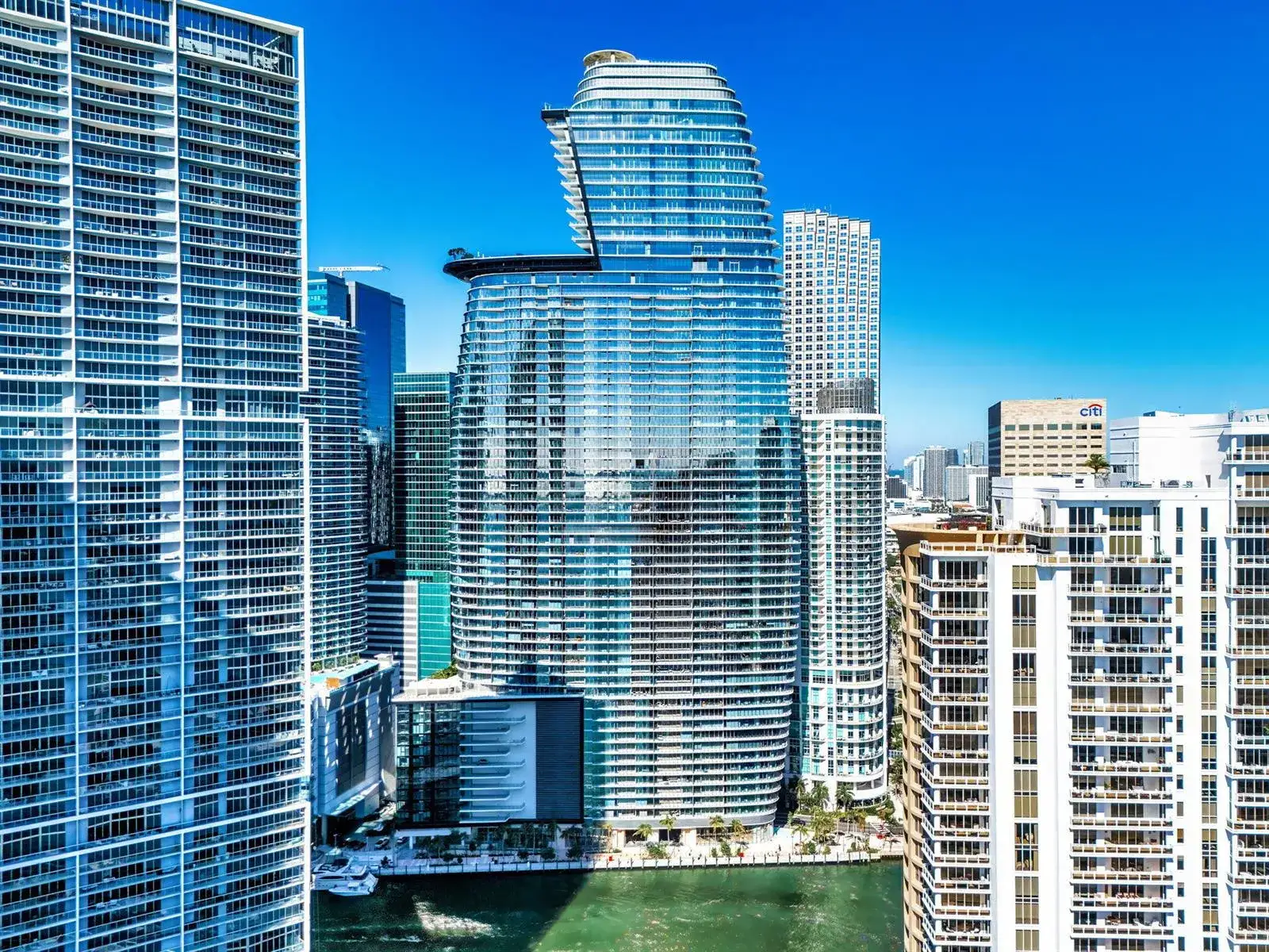 1 bedroom 1 bath Residential Lease for rent at 300 Biscayne Blvd Way # 1508, Miami FL 33131