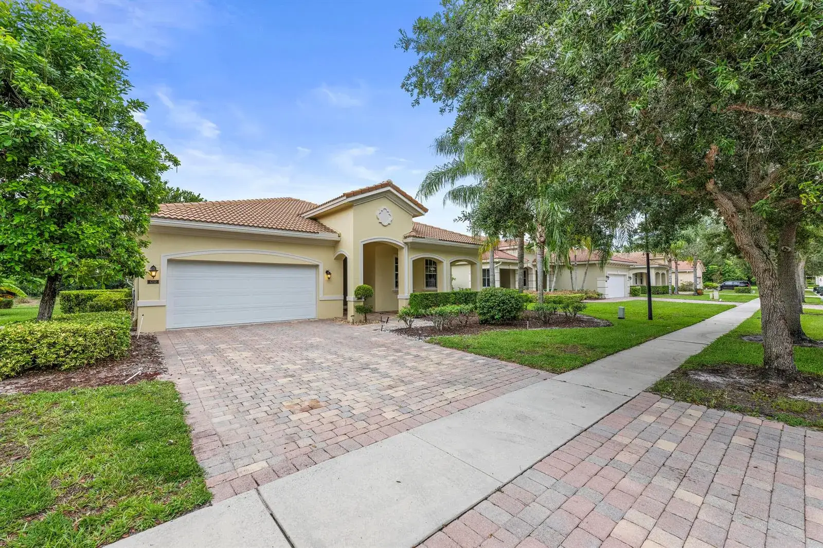 3 bedroom 2 bath Residential Lease for rent at 6752 OSAGE Circle, FL 33413