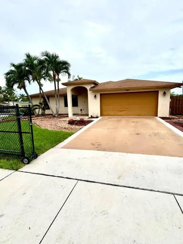 3 bedroom 2 bath Residential for sale at 785 SW 4TH Street, Delray Beach FL 33444