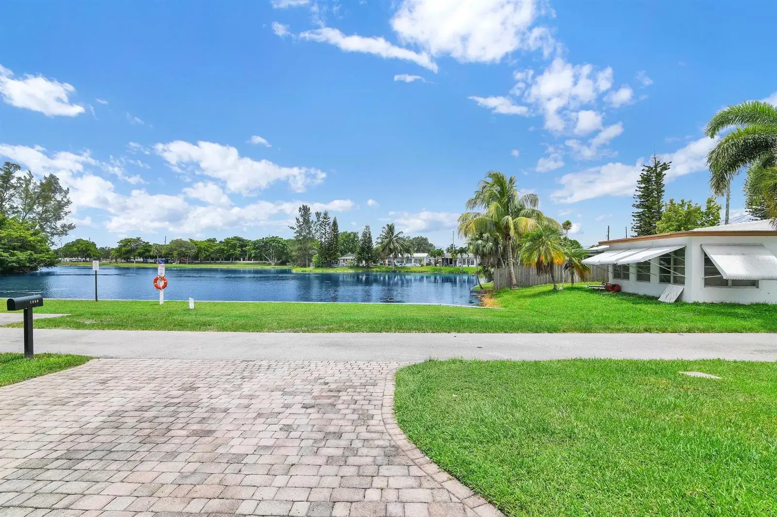 2 bedroom 1 bath Residential Lease for rent at 1869 NW 46th Street, Tamarac FL 33309