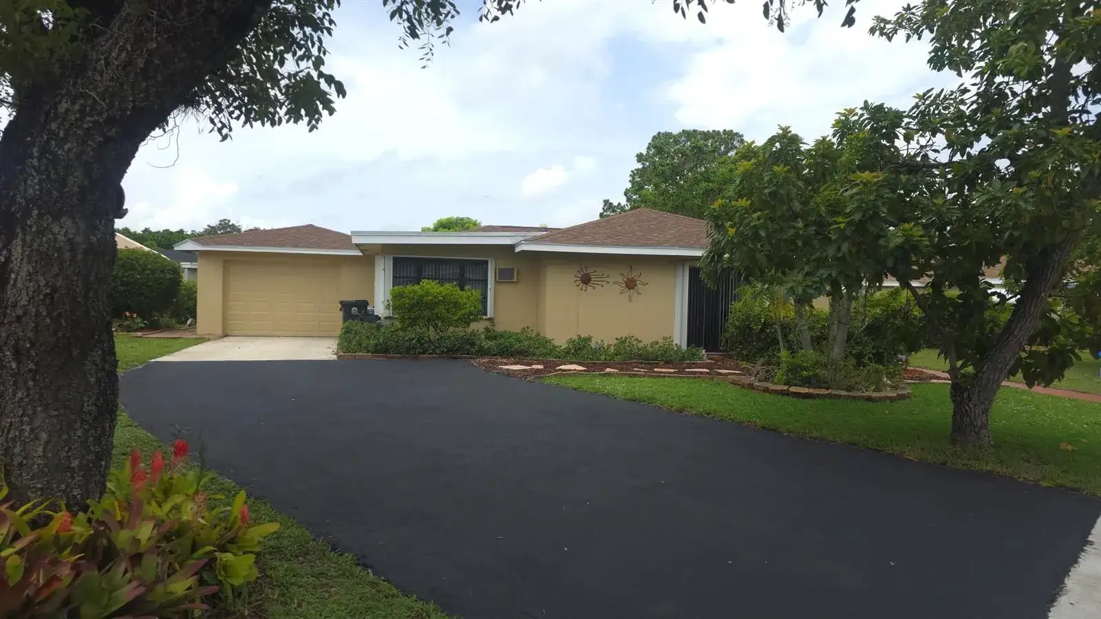 3 bedroom 2 bath Residential for sale at 7539 Ace Road N, FL 33467