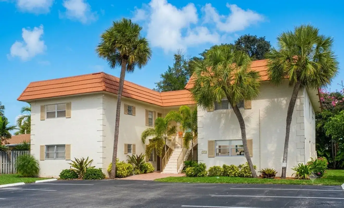 1 bedroom 1 bath Residential Lease for rent at 5220 NE 14th Way # 8, Fort Lauderdale FL 33334