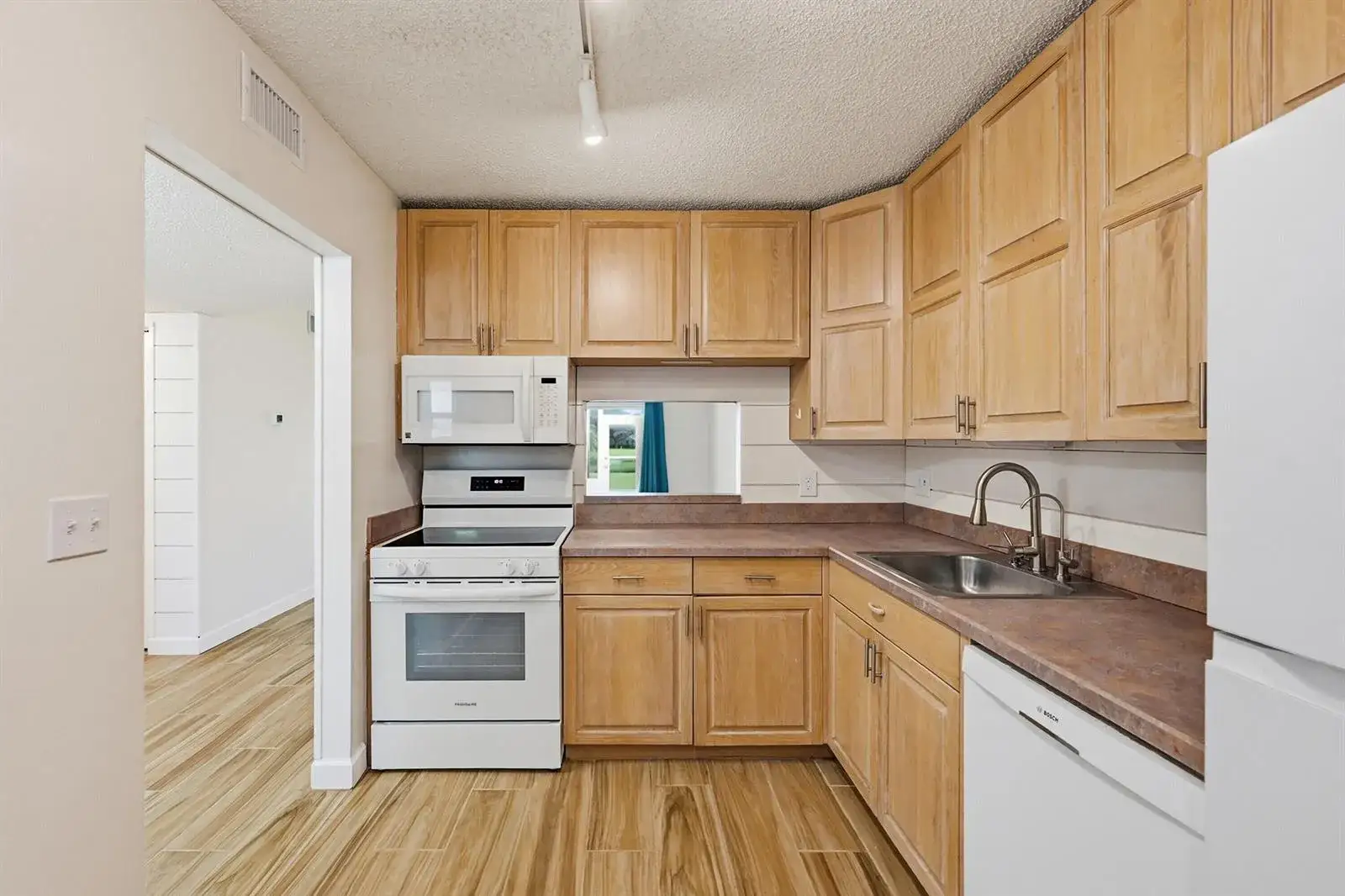 2 bedroom 2 bath Residential Lease for rent at 2805 CASITA Way # 112, Delray Beach FL 33445