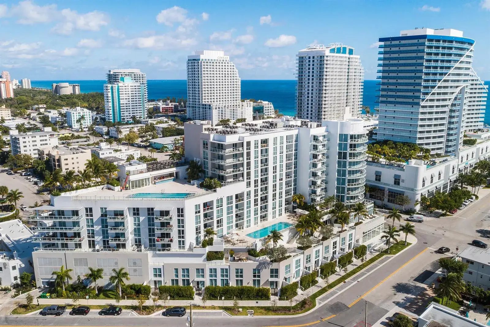 1 bedroom 1 bath Residential Lease for rent at 401 N Birch Road # 409, Fort Lauderdale FL 33304