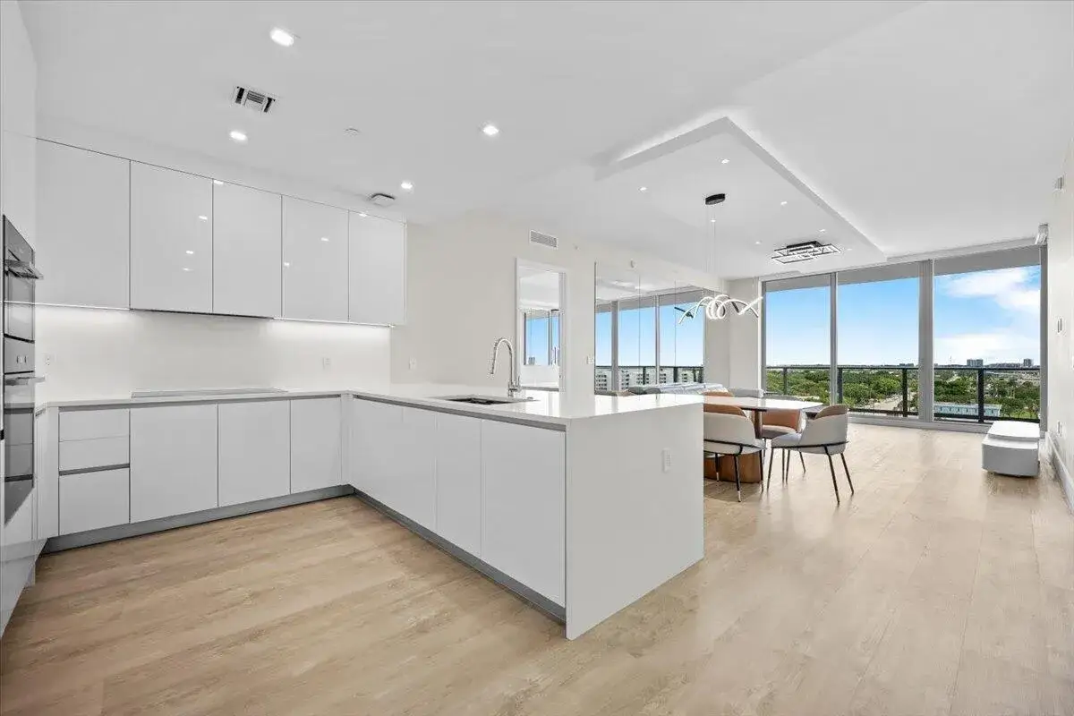 2 bedroom 2 bath Residential Lease for rent at 220 Lake Shore Drive # 917, Lake Park FL 33403