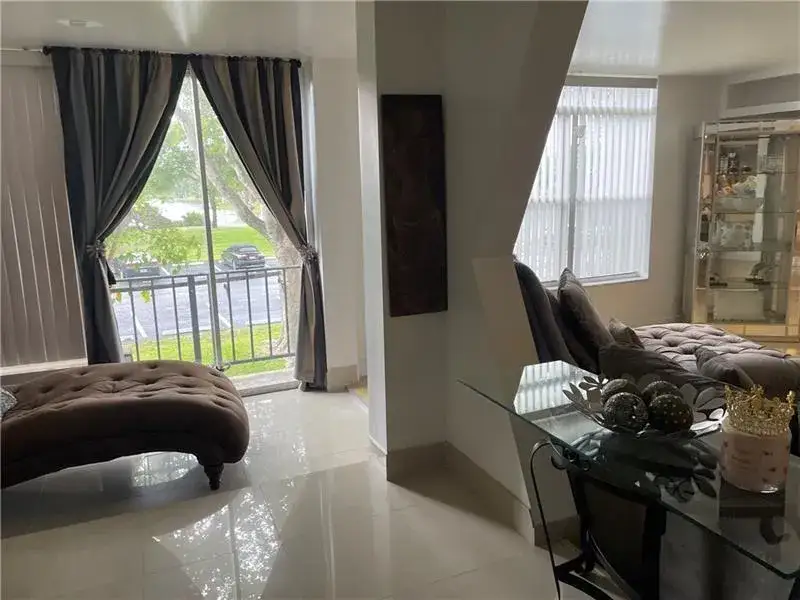 2 bedroom 2 bath Residential Lease for rent at 3690 INVERRARY Drive # 2Z, Lauderhill FL 33319
