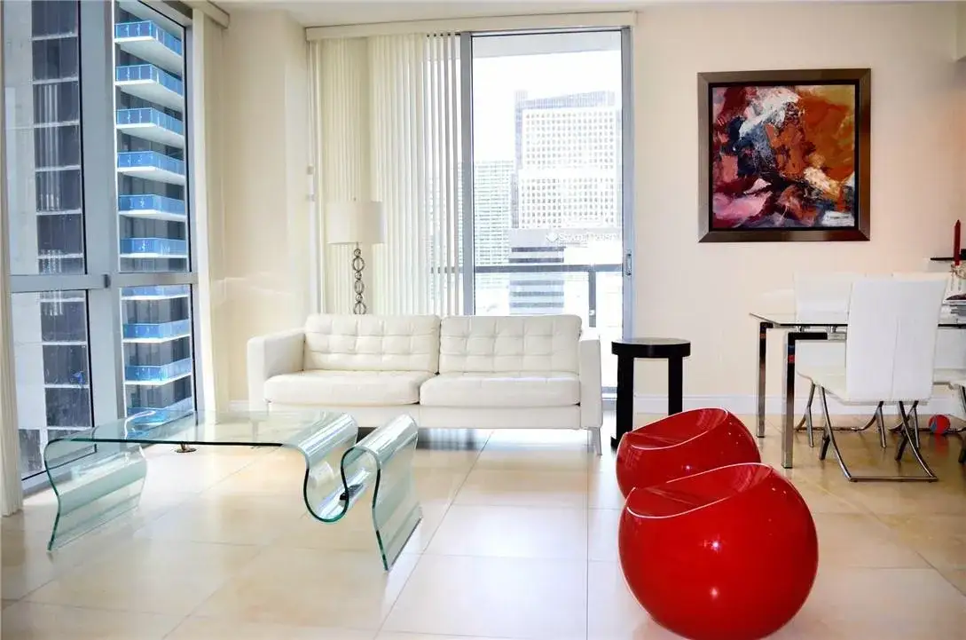 2 bedroom 2 bath Residential Lease for rent at 1060 Brickell Avenue # 1617, Miami FL 33131