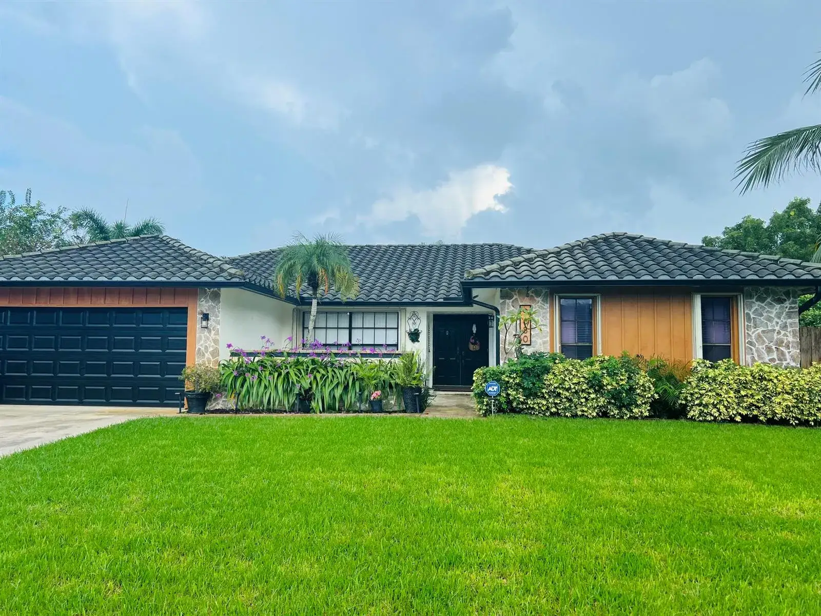 4 bedroom 2 bath Residential for sale at 9680 NW 10th Court, Plantation FL 33322