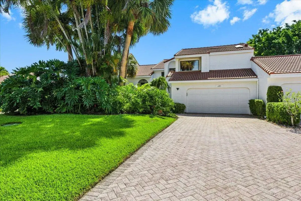 3 bedroom 2 bath Residential for sale at 7338 Woodmont Court, Boca Raton FL 33434