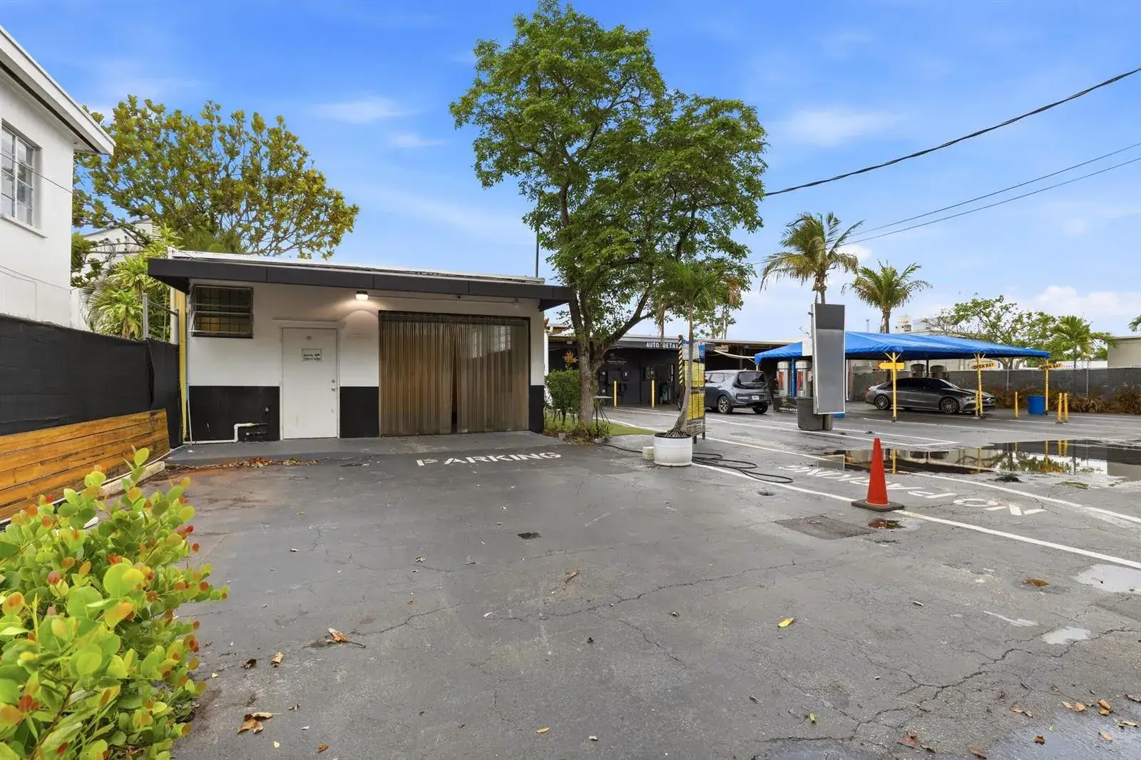 Commercial Sale for sale at 824 N DIXIE Highway, FL 33460