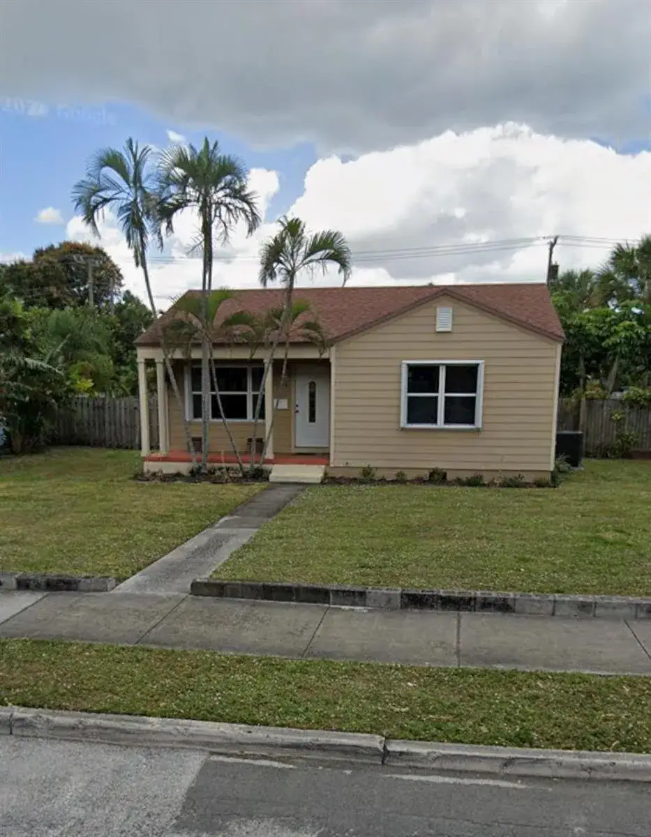 3 bedroom 1 bath Residential Lease for rent at 1007 AVON Road, West Palm Beach FL 33401