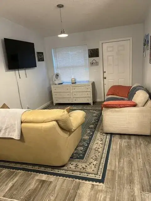 1 bedroom 1 bath Residential Lease for rent at 5070 Sanctuary Way, West Palm Beach FL 33417