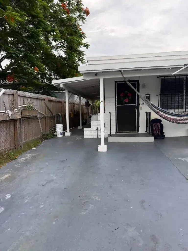1 bedroom 1 bath Residential Lease for rent at 2137 NW 1st Terrace # R, Miami FL 33125