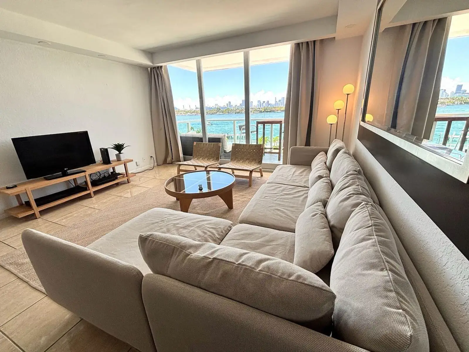 1 bedroom 1 bath Residential Lease for rent at 1000 WEST Avenue # 314, Miami Beach FL 33139
