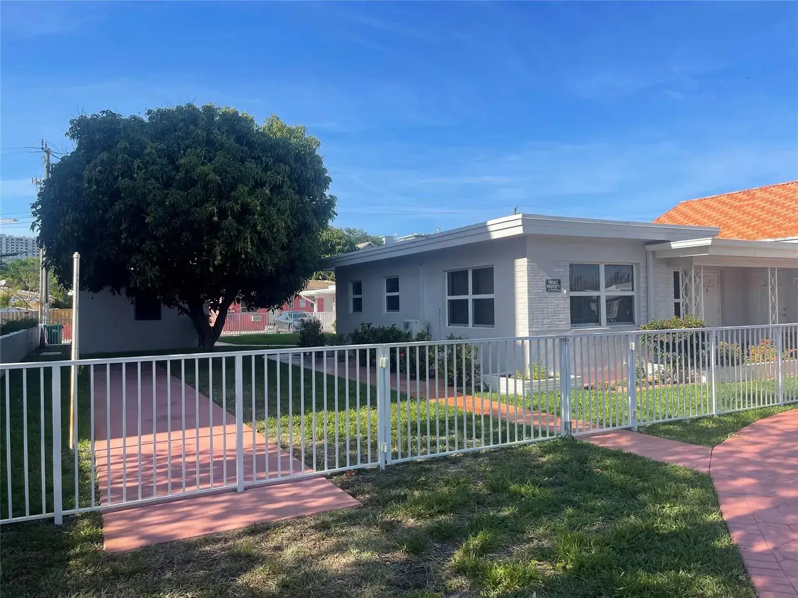 1 bath Residential Lease for rent at 1727 DEWEY Street # 3, Hollywood FL 33020
