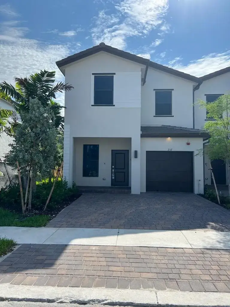 4 bedroom 2 bath Residential Lease for rent at 237 SW 159TH Way, Pembroke Pines FL 33027