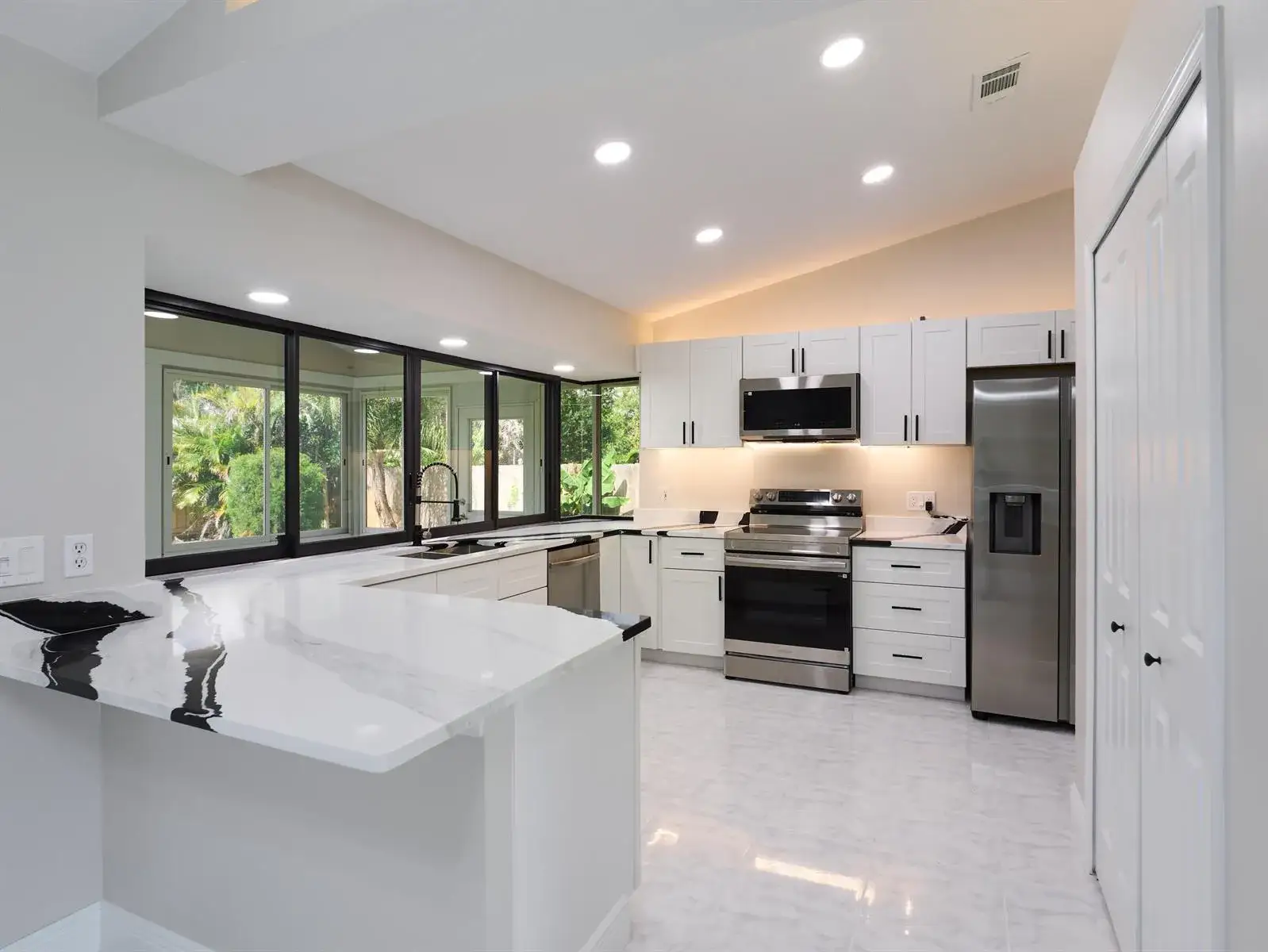 672 SW Ewing Avenue, Port St. Lucie FL 34983