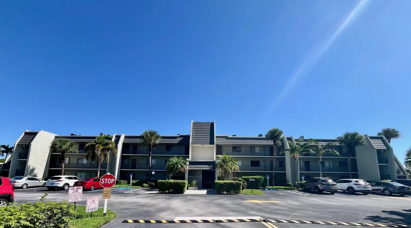 2 bedroom 2 bath Residential for sale at 4090 Tivoli Court # 301, Lake Worth FL 33467