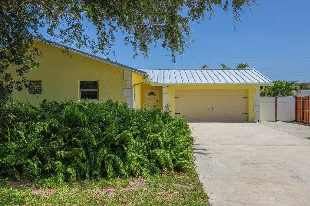 5 bedroom 3 bath Residential for sale at 384 NW 23rd Street, Boca Raton FL 33431