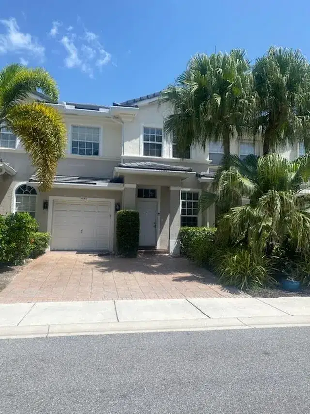 3 bedroom 2 bath Residential for sale at 4353 Legacy Court, Delray Beach FL 33445