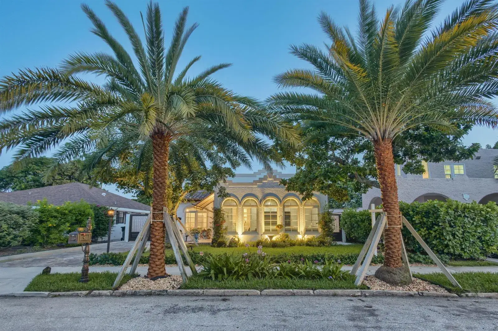 2 bedroom 2 bath Residential for sale at 227 Fordham Drive, FL 33460