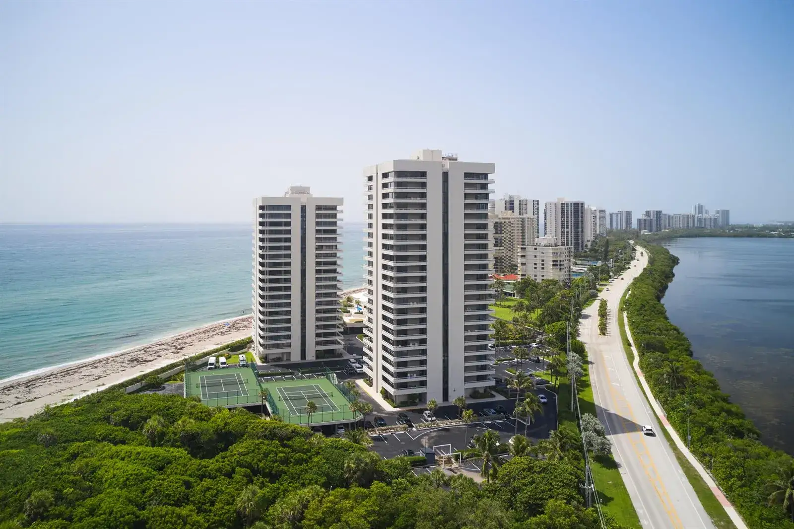 2 bedroom 2 bath Residential Lease for rent at 5550 N Ocean Drive # 9D, Singer Island FL 33404